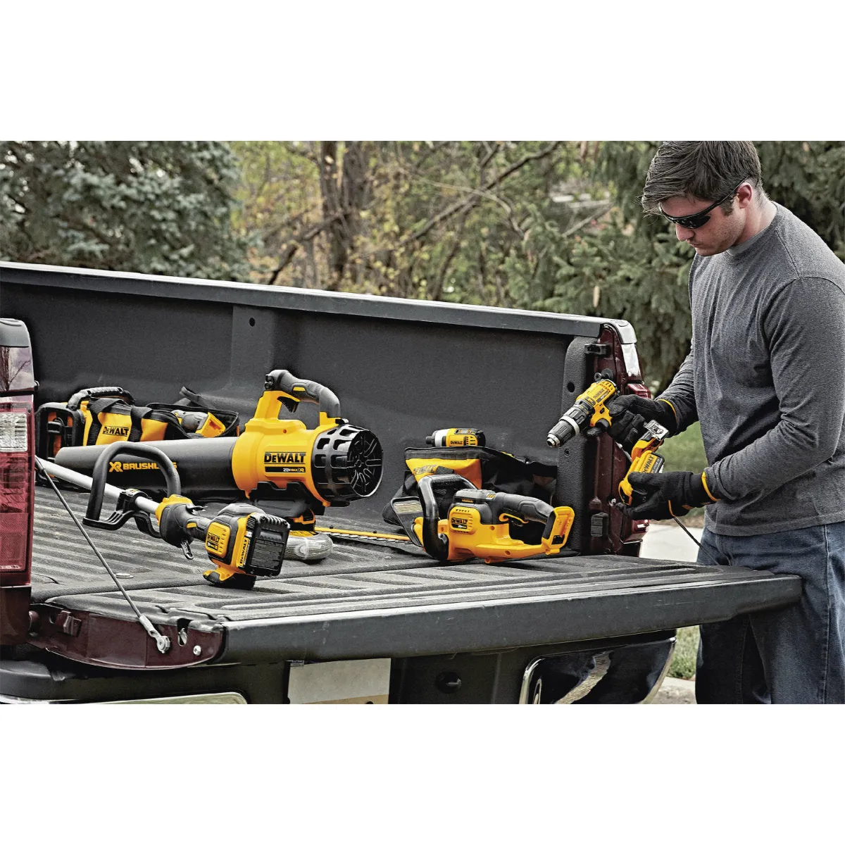 DeWalt DCHT820P1 20V MAX Lithium Ion Hedge Trimmer 5.0Ah