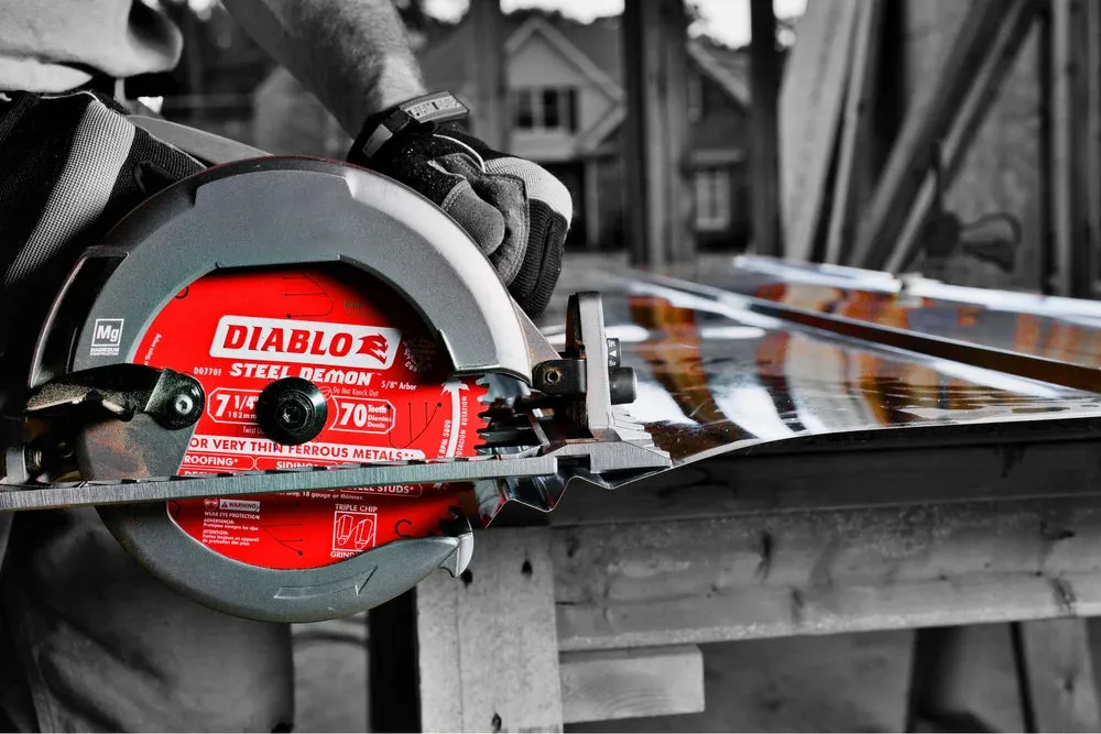 Diablo Tools D0770F 7-1/4 in. x 70 Tooth Carbide-Tipped Saw Blade for Metal